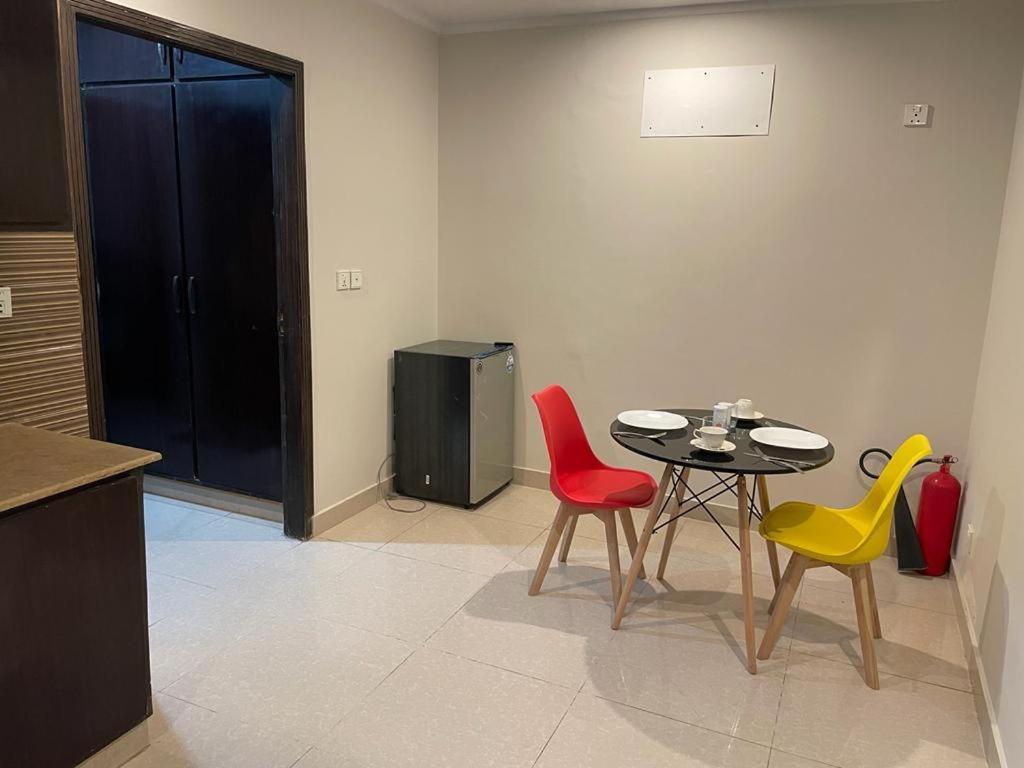 Marine Tower Apartment Rawalpindi Luaran gambar